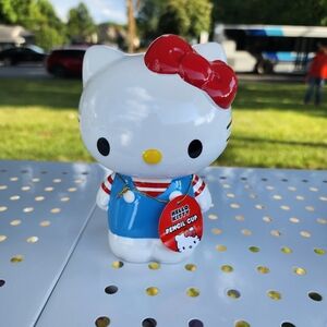 Hello Kitty Clock and pencil/pen holder